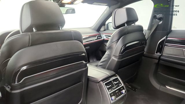 Used 2022 BMW 750i xDrive w/ M Sport Package AWD/4WD image 41