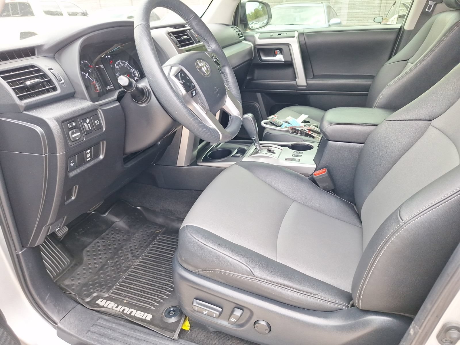 Used 2020 Toyota 4Runner SR5 Premium RWD image 14