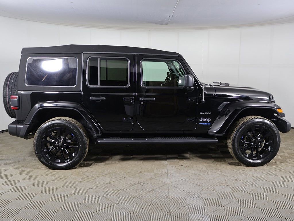 Used 2021 Jeep Wrangler Unlimited Sahara w/ Cold Weather Group AWD/4WD image 13