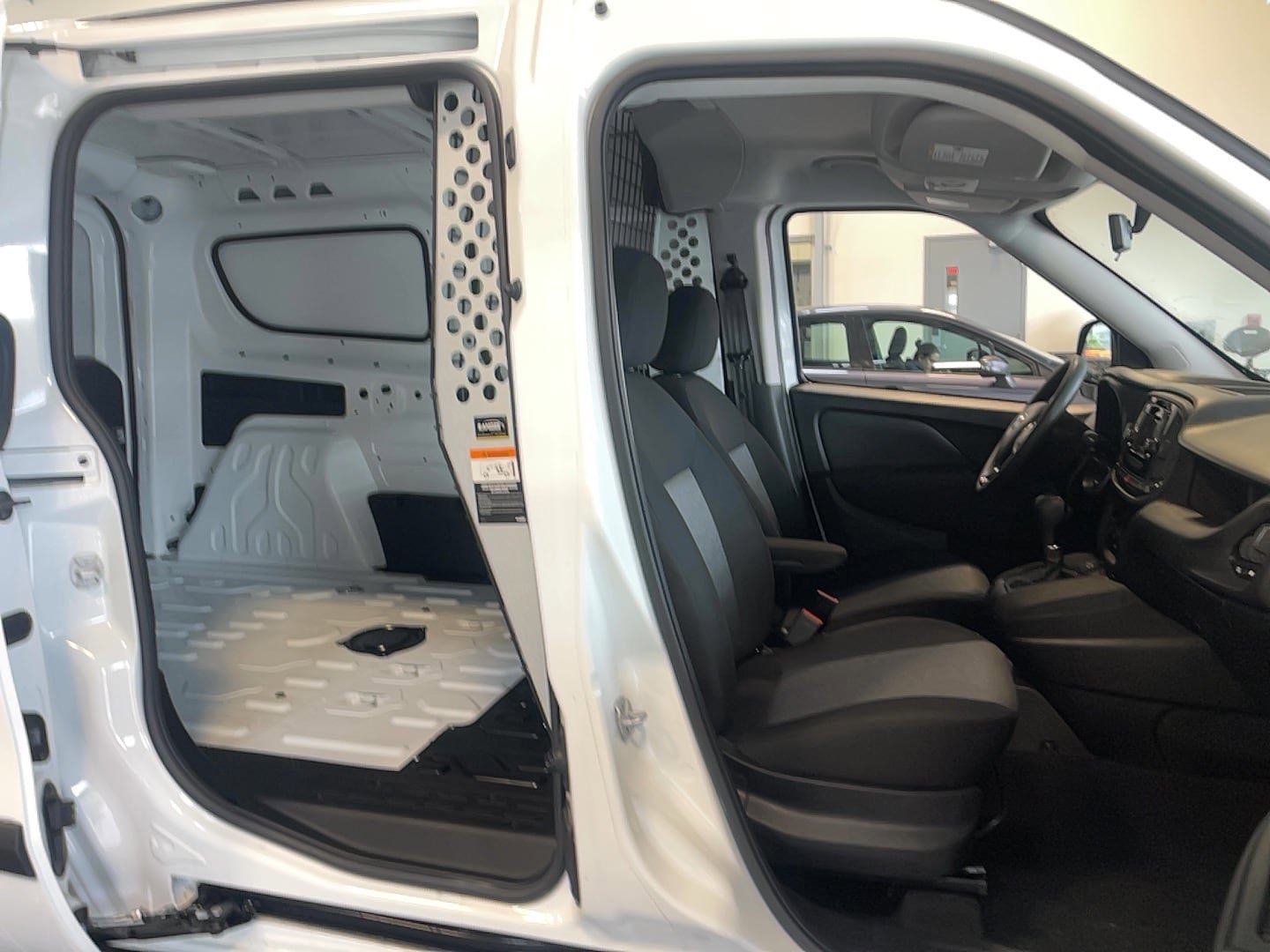 Used 2022 RAM ProMaster City Tradesman FWD image 19