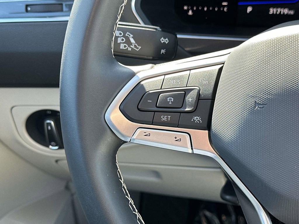 Certified 2023 Volkswagen Tiguan SE w/ Panoramic Sunroof Package image 26