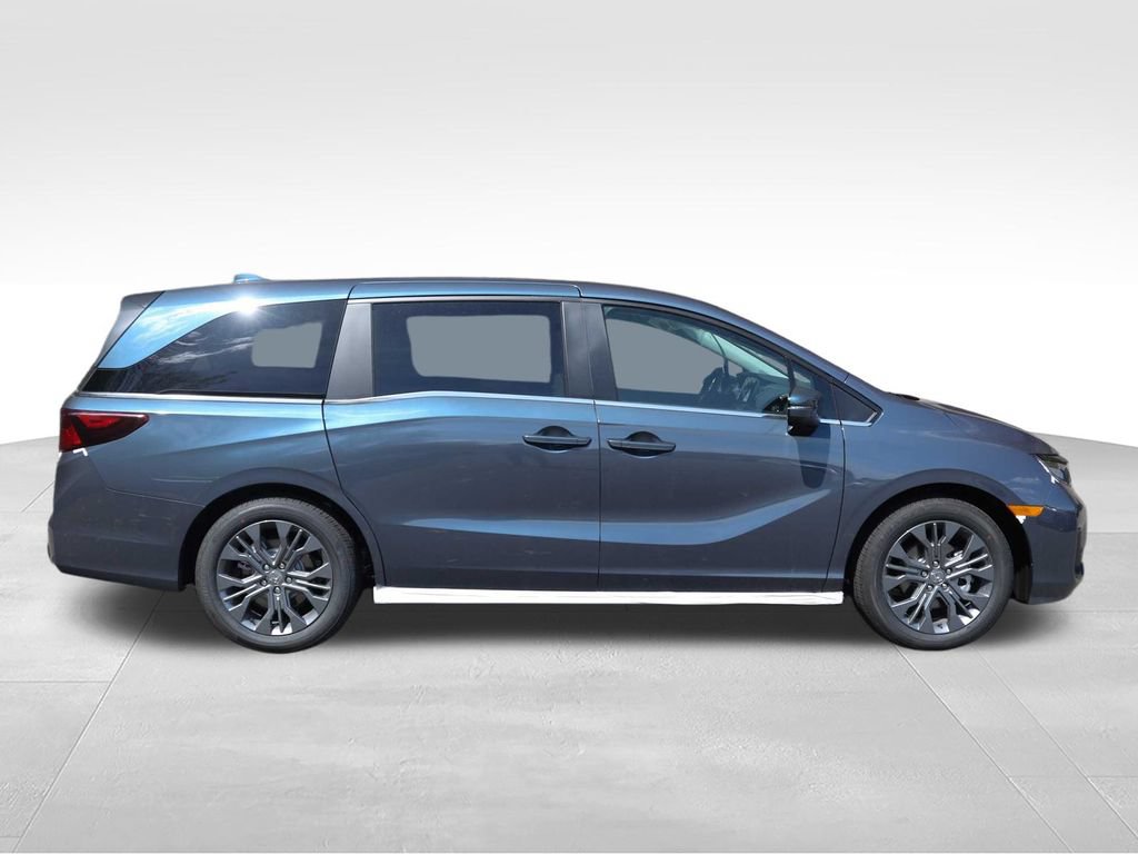 New 2026 Honda Odyssey Touring image 4