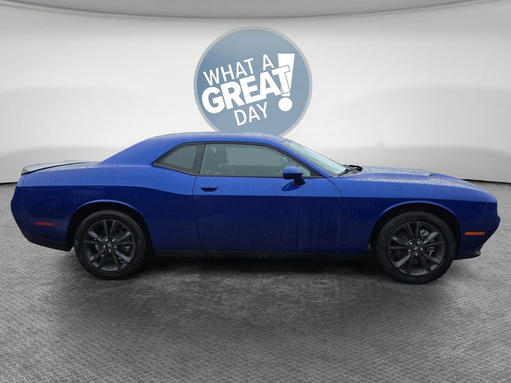 Used 2022 Dodge Challenger SXT w/ Driver Convenience Group AWD/4WD image 2