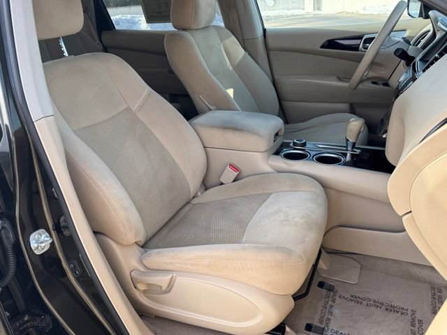 Used 2015 Nissan Pathfinder S image 10