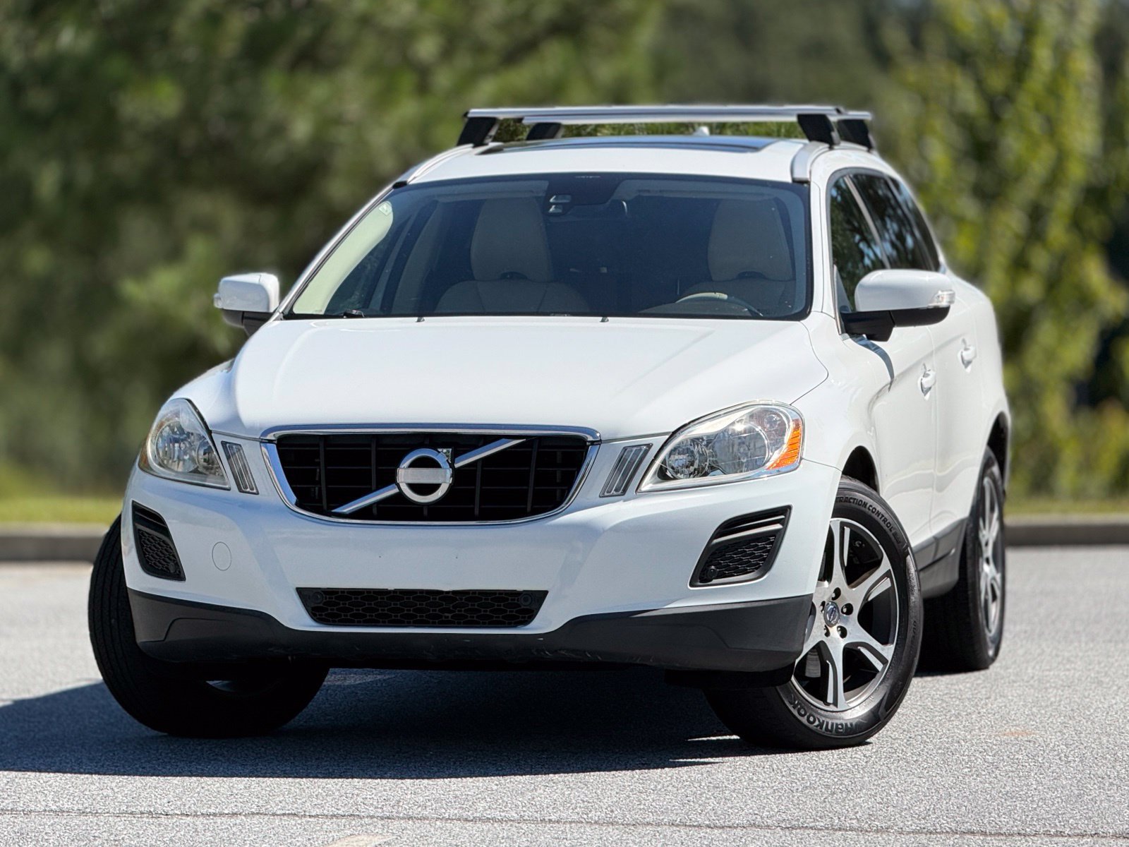 Used 2011 Volvo XC60 T6 AWD/4WD image 2
