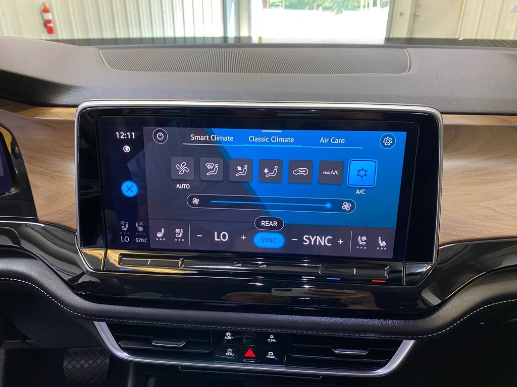 Used 2025 Volkswagen Atlas SE FWD image 43
