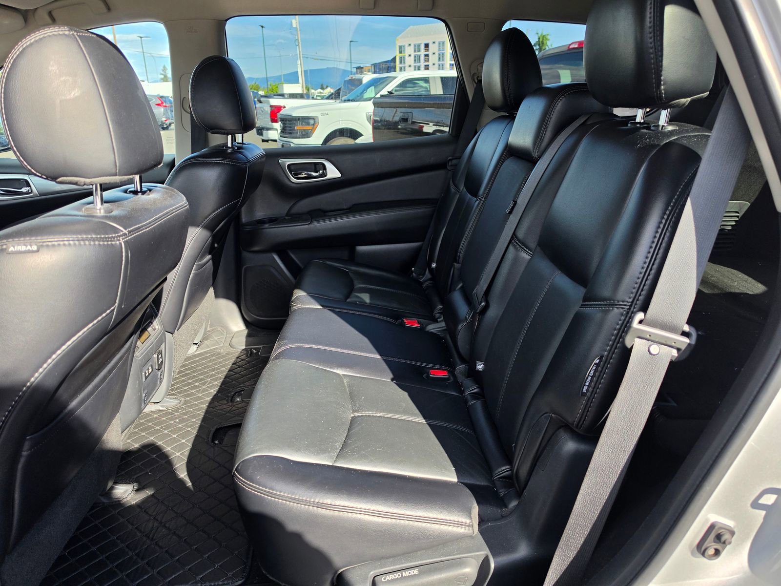 Used 2020 Nissan Pathfinder SL AWD/4WD image 10