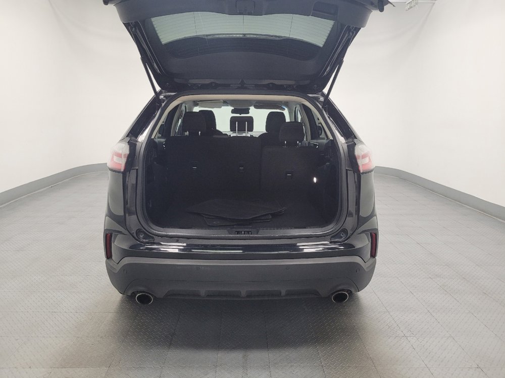 Used 2020 Ford Edge SE image 29