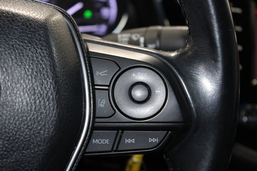 Used 2018 Toyota Camry SE image 19