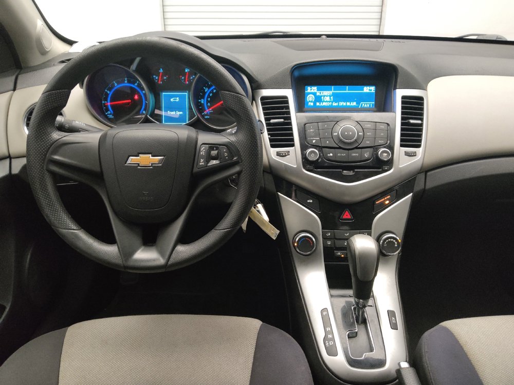 Used 2015 Chevrolet Cruze LS FWD image 22