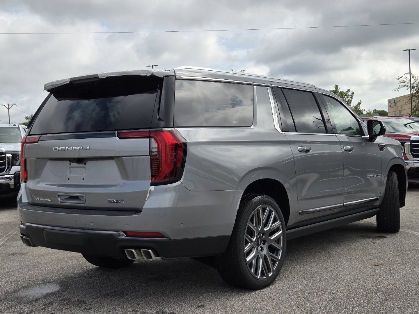 New 2026 GMC Yukon XL Denali Ultimate w/ LPO, Floor Liner Package AWD/4WD image 21