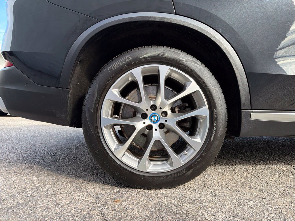 Used 2024 BMW X5 xDrive50e w/ Premium Package AWD/4WD image 11