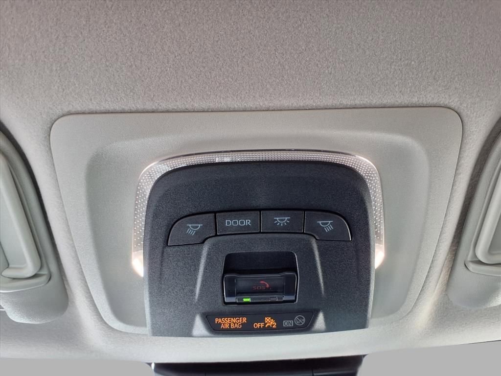 Used 2025 Toyota Corolla XLE image 16