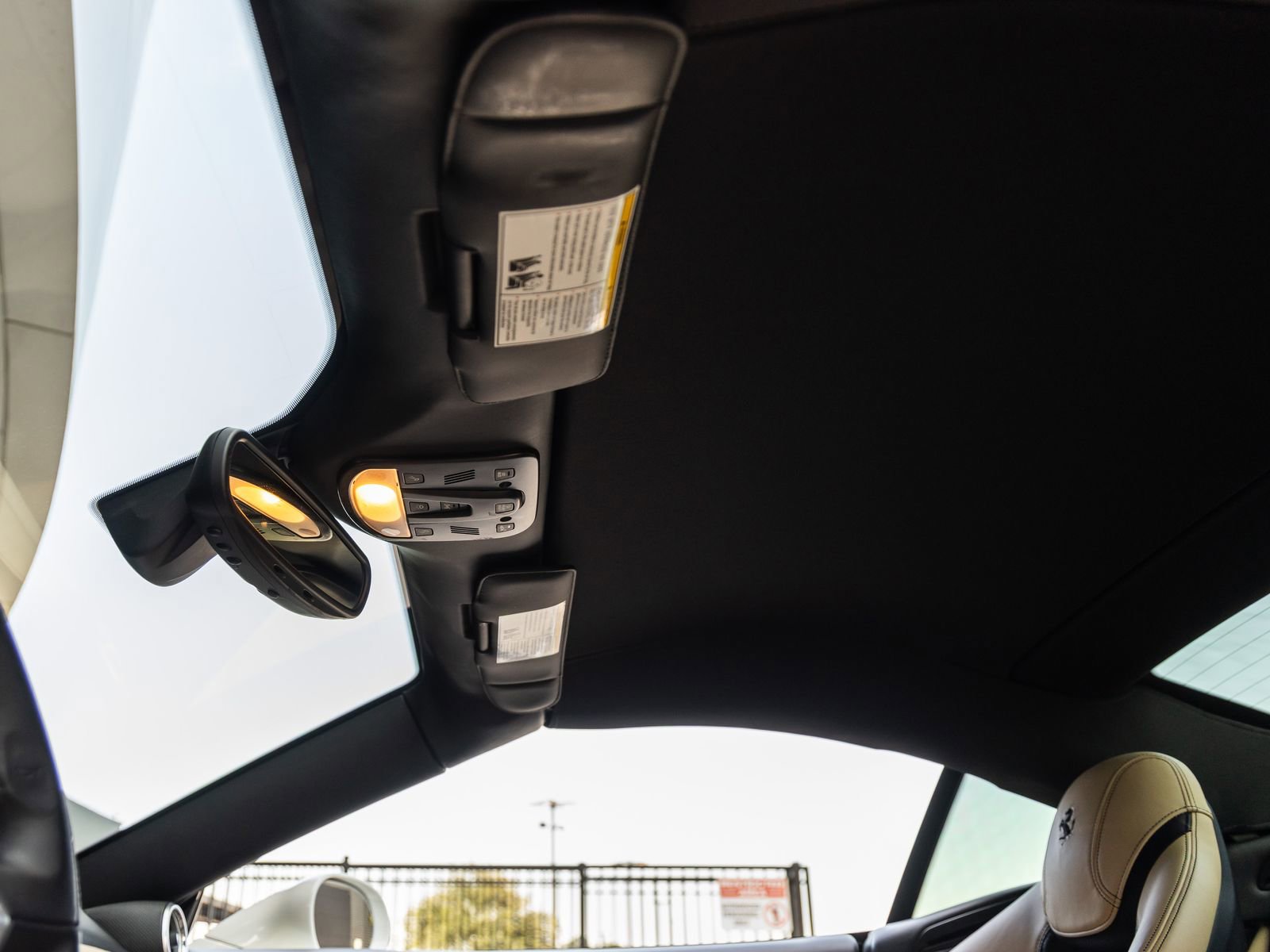 Used 2015 Ferrari California T RWD image 32