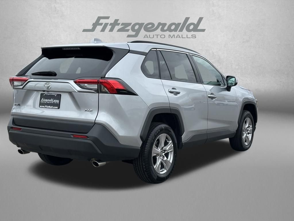 Used 2024 Toyota RAV4 XLE FWD image 5