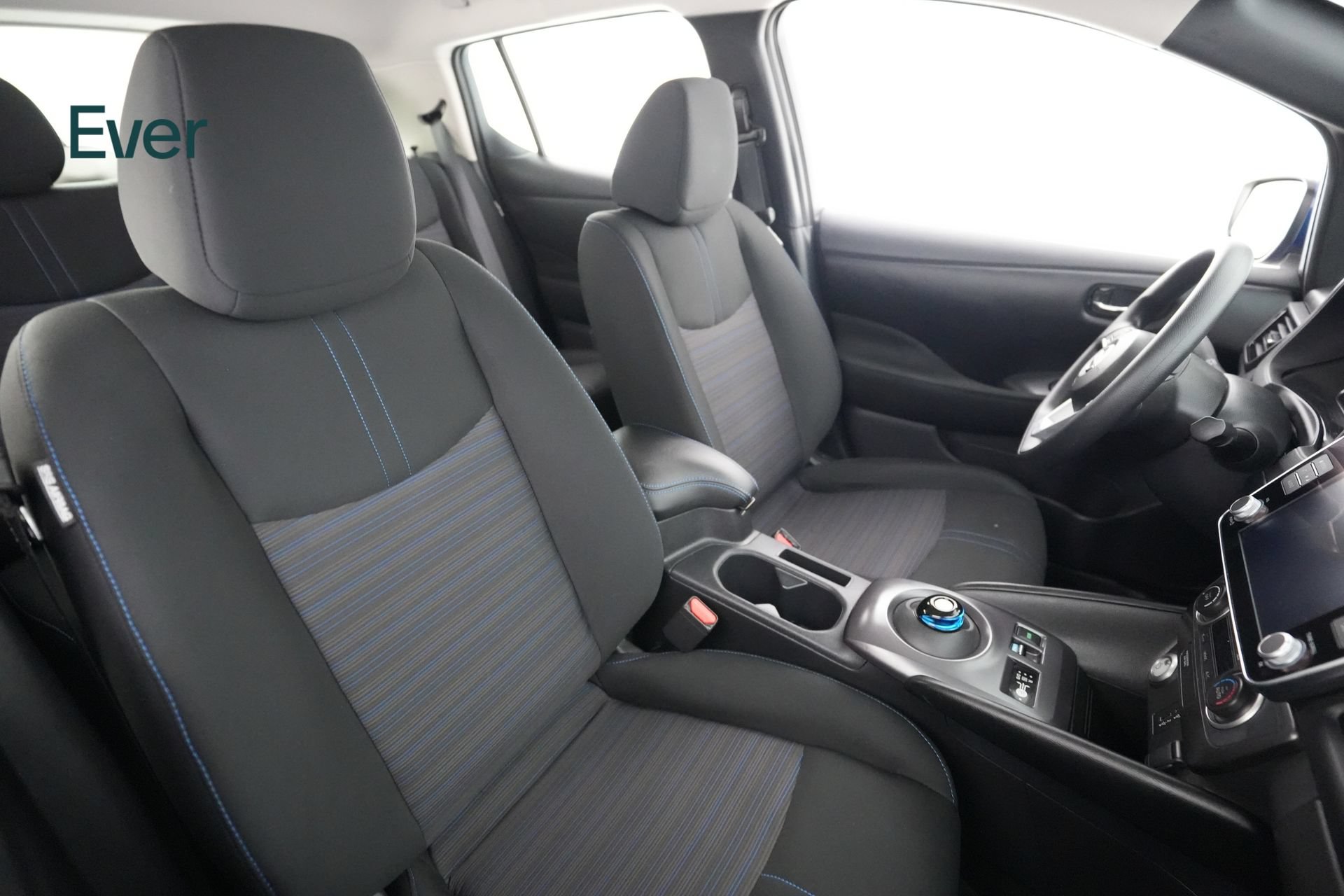 Used 2025 Nissan Leaf S FWD image 23