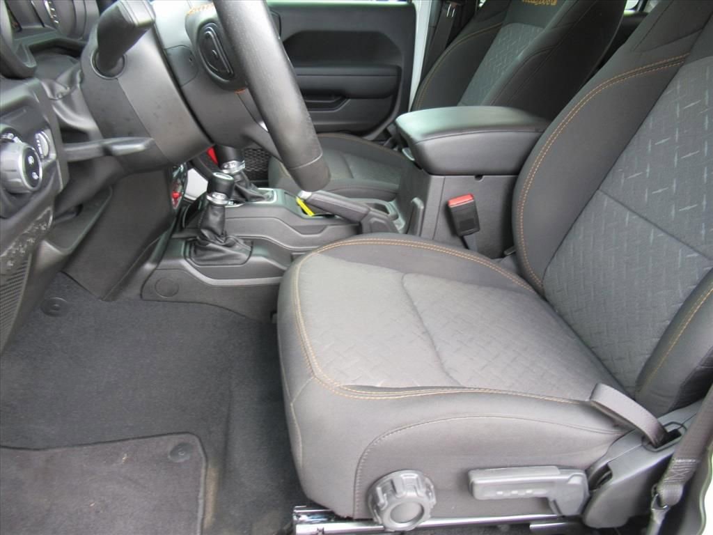 Certified 2024 Jeep Gladiator Mojave w/ Technology Group image 18