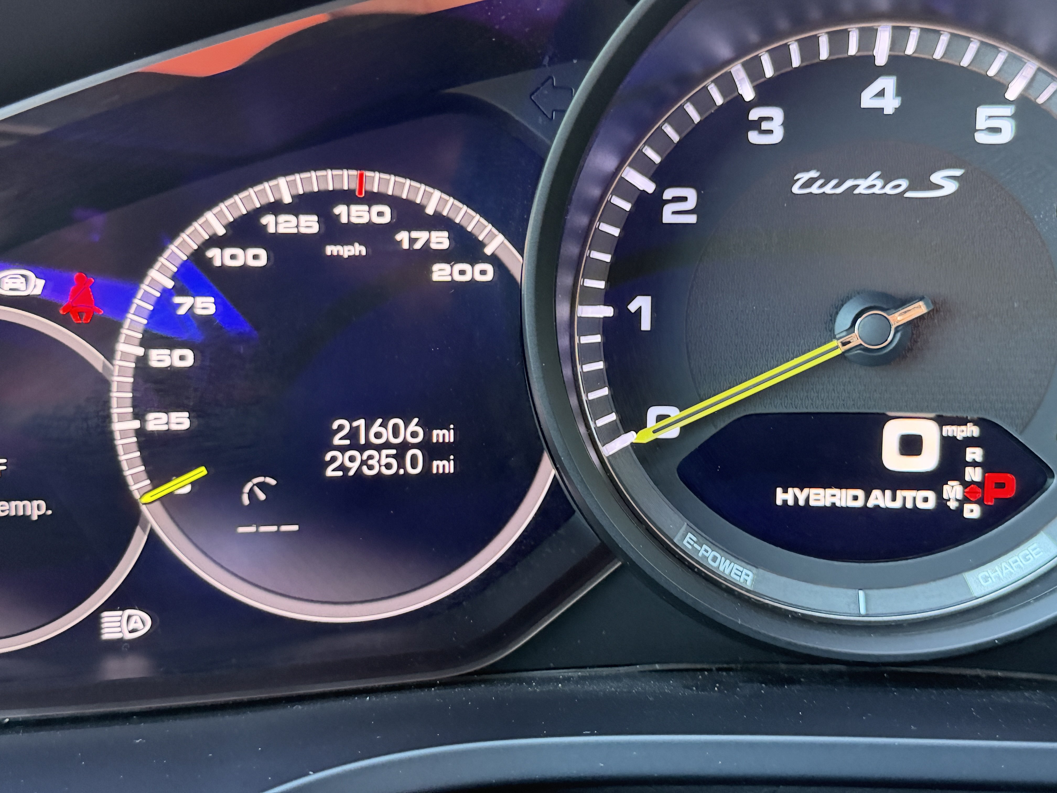 Certified 2022 Porsche Cayenne Turbo S AWD/4WD image 38