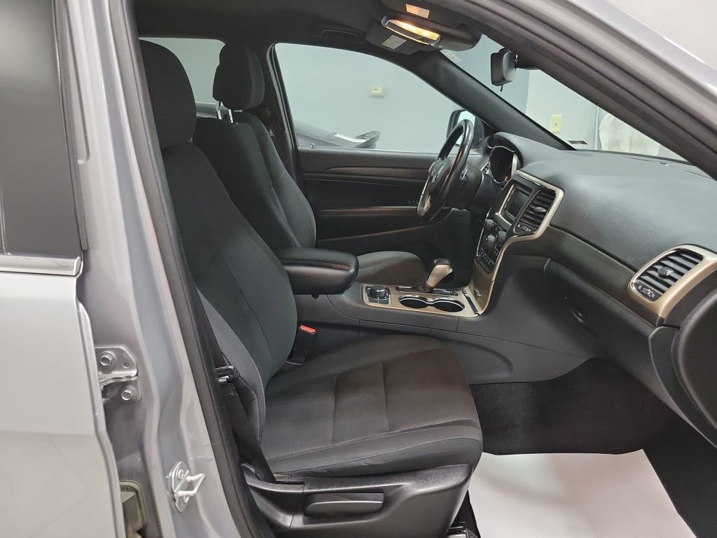 Used 2016 Jeep Grand Cherokee Laredo w/ Quick Order Package 23E image 25