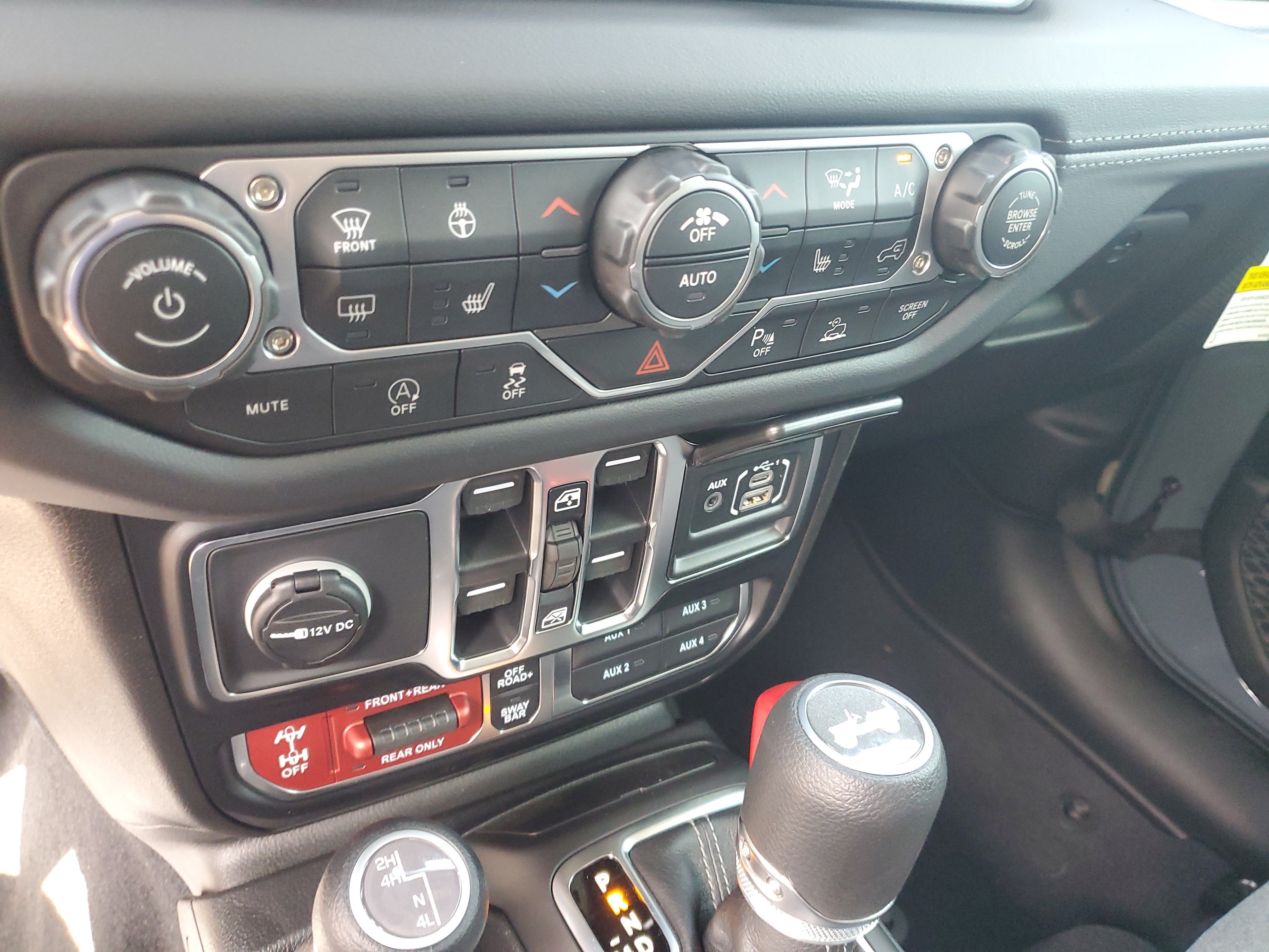 New 2026 Jeep Wrangler Unlimited Rubicon w/ Safety Group AWD/4WD image 19