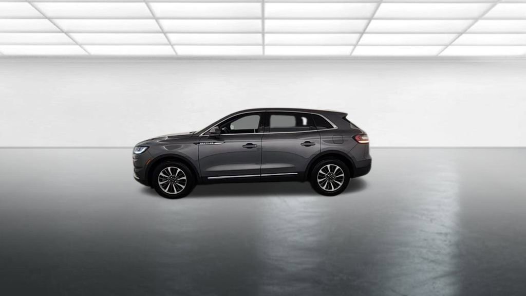 Used 2022 Lincoln Nautilus Reserve image 5