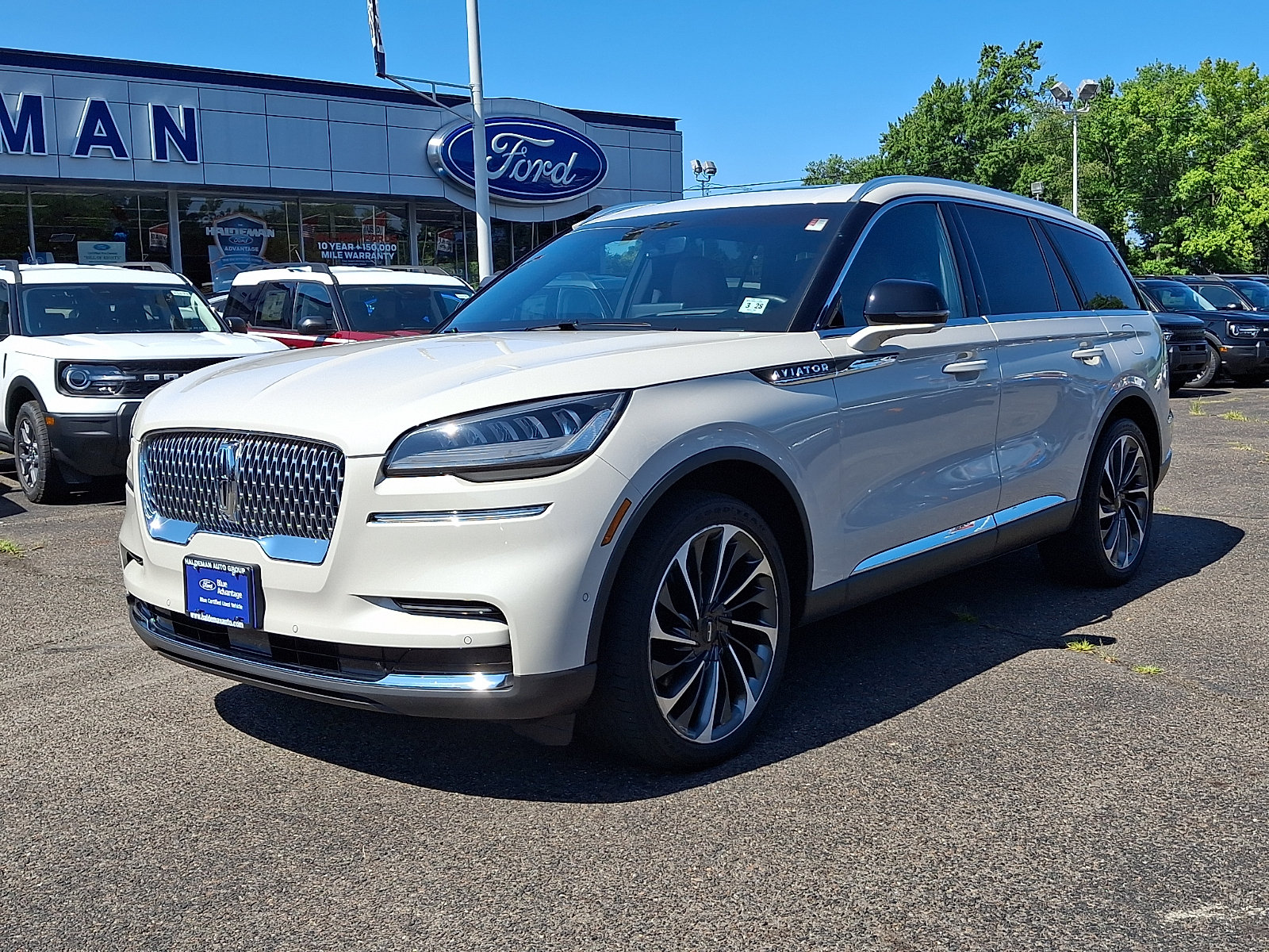 Used 2023 Lincoln Aviator Reserve w/ Equipment Group 201A AWD/4WD image 3