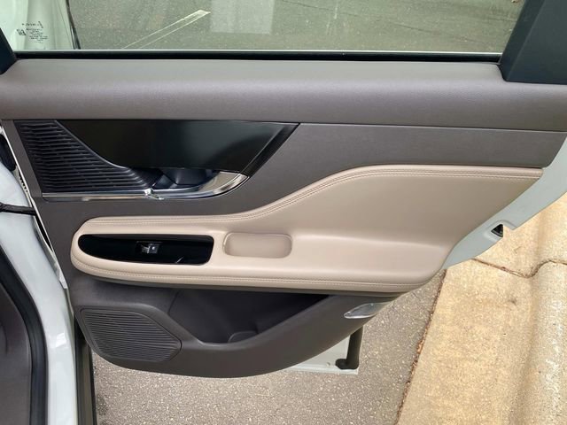 Used 2022 Lincoln Corsair FWD w/ Premium Package image 34