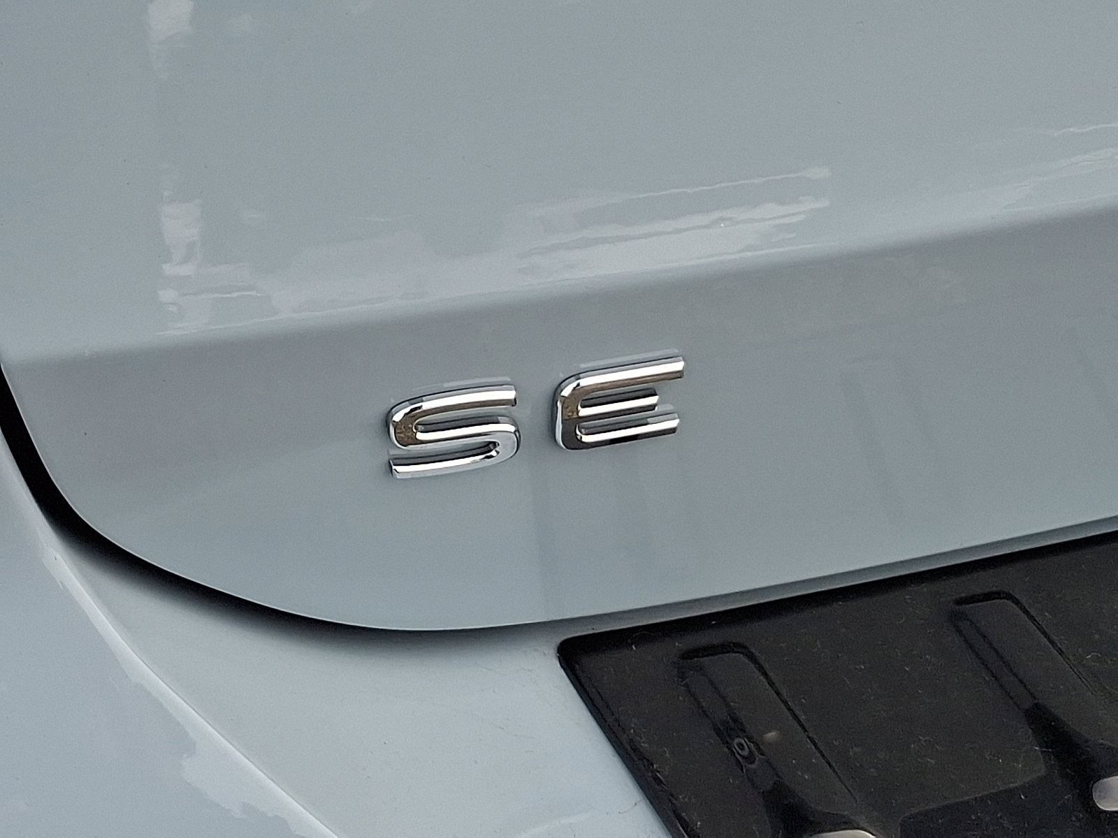 Certified 2025 Volkswagen Taos SE image 31