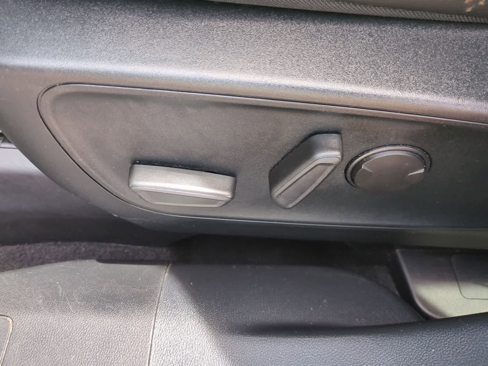 Used 2020 Ford Escape SEL FWD image 17