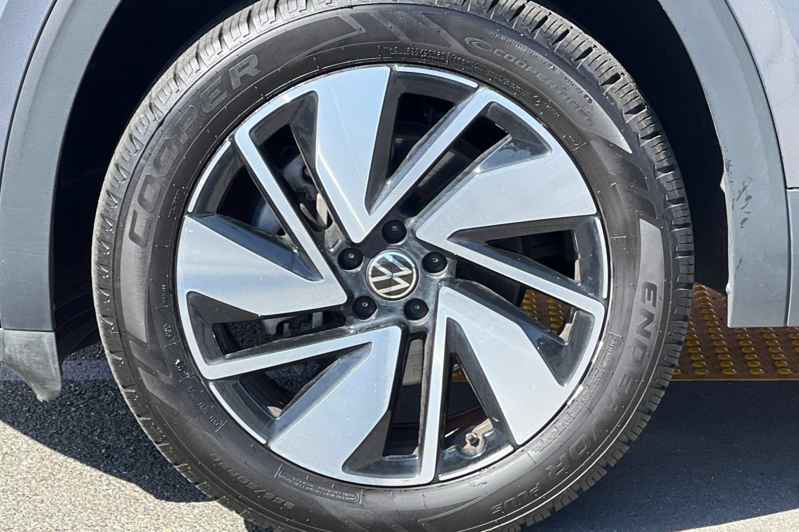 Used 2024 Volkswagen Atlas SE FWD image 33