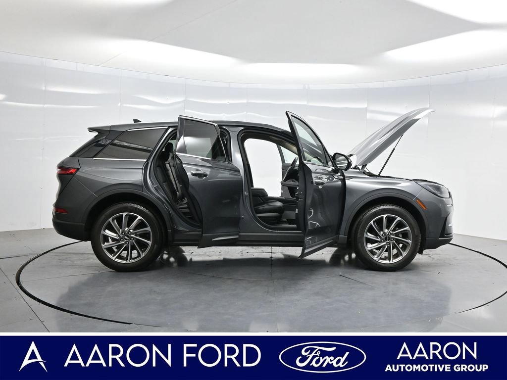 Used 2023 Lincoln Corsair FWD w/ Equipment Group 101A image 4
