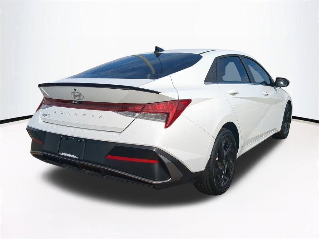 New 2026 Hyundai Elantra SEL Sport image 5