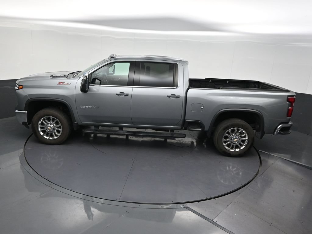 Used 2024 Chevrolet Silverado 2500 LTZ w/ LTZ Convenience Package AWD/4WD image 17