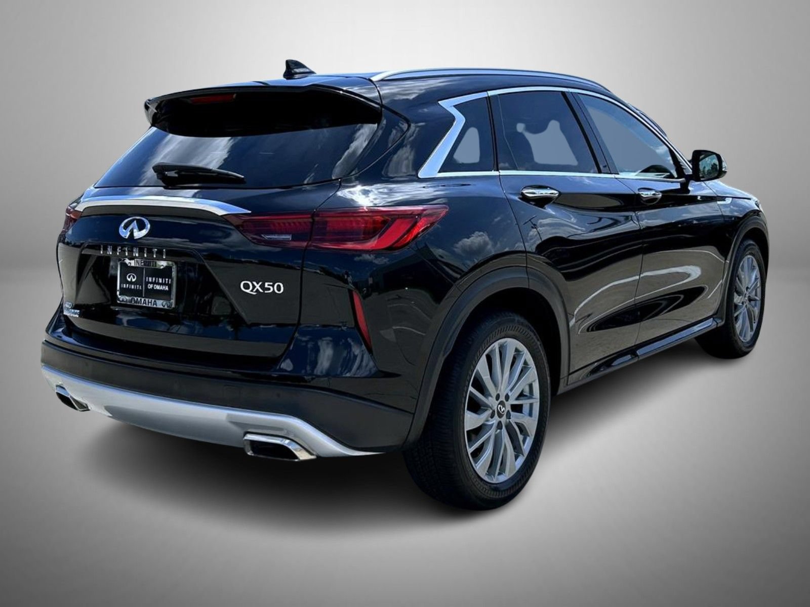 Certified 2025 INFINITI QX50 Luxe AWD/4WD image 5