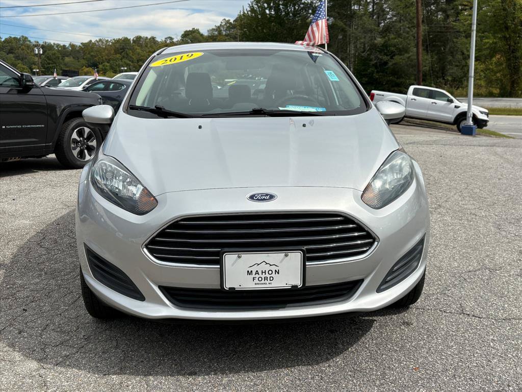 Used 2019 Ford Fiesta SE FWD image 2