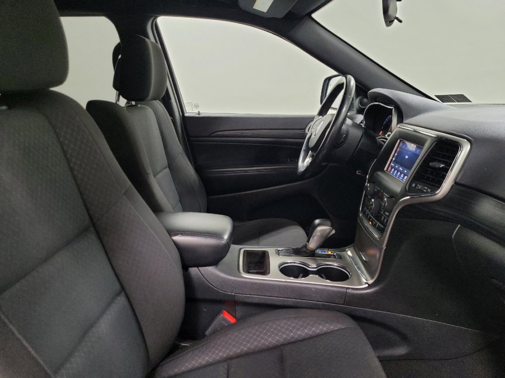 Used 2019 Jeep Grand Cherokee Laredo image 21