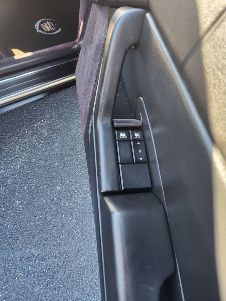 Used 1992 Cadillac Allante image 29