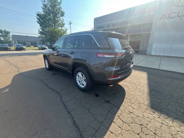 Used 2023 Jeep Grand Cherokee Laredo AWD/4WD image 8