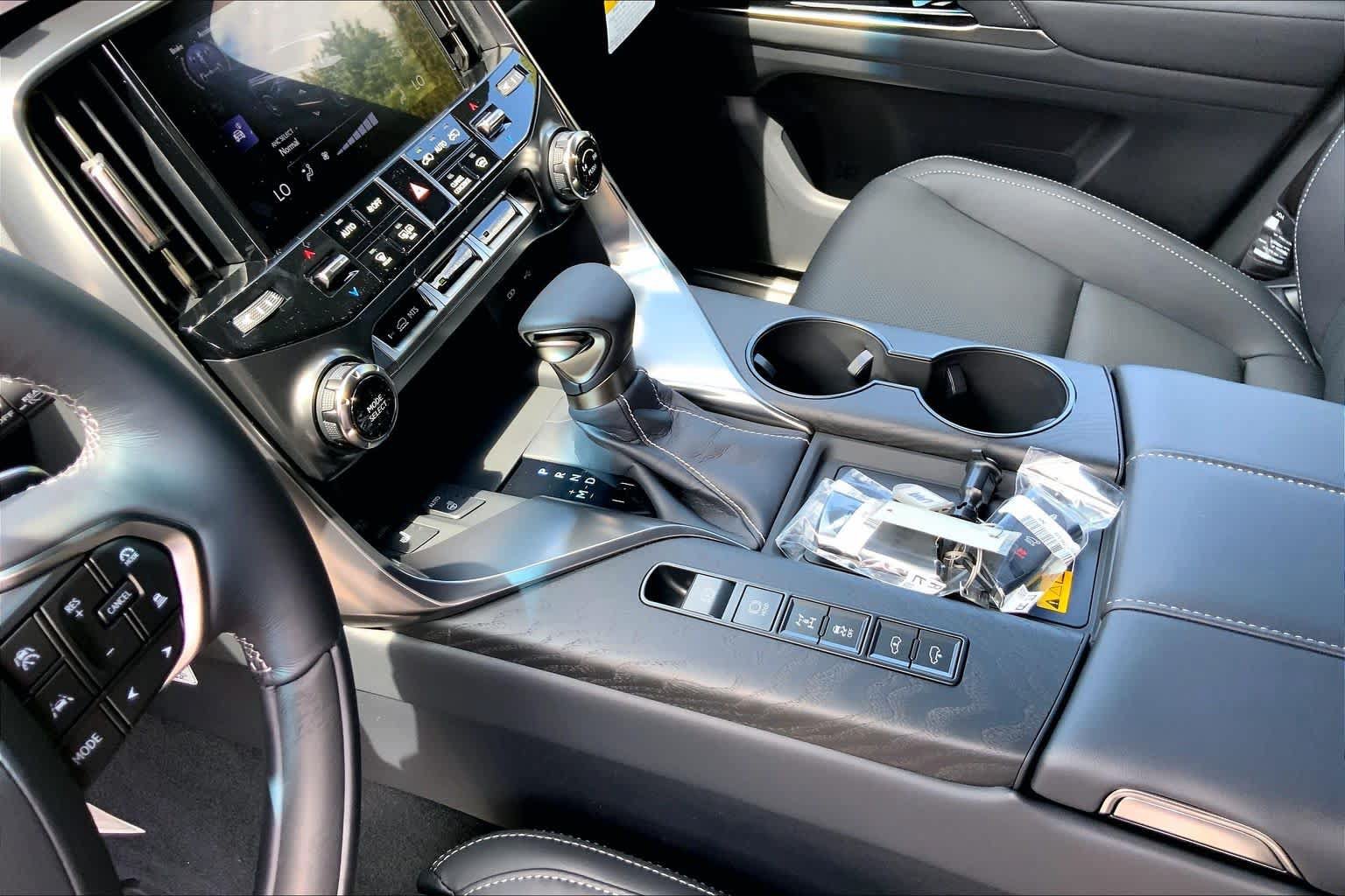 New 2026 Lexus LX 600 4WD w/ Luxury Package image 7