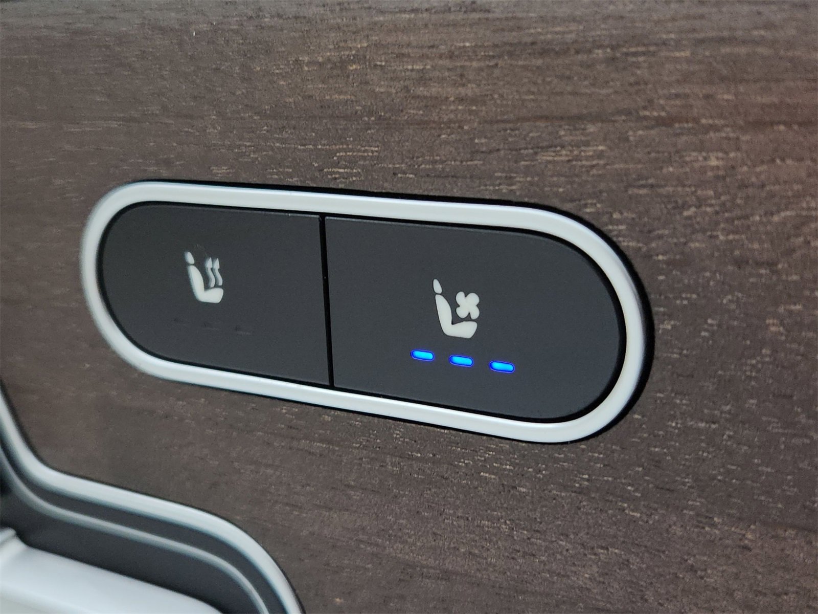 Used 2021 Mercedes-Benz GLB 250 4MATIC image 38