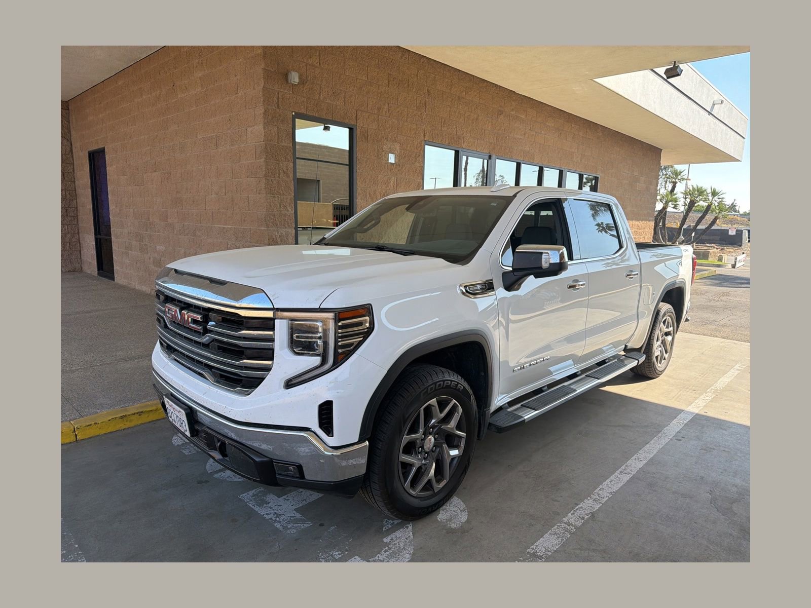 Used 2022 GMC Sierra 1500 SLT w/ SLT Premium Package
