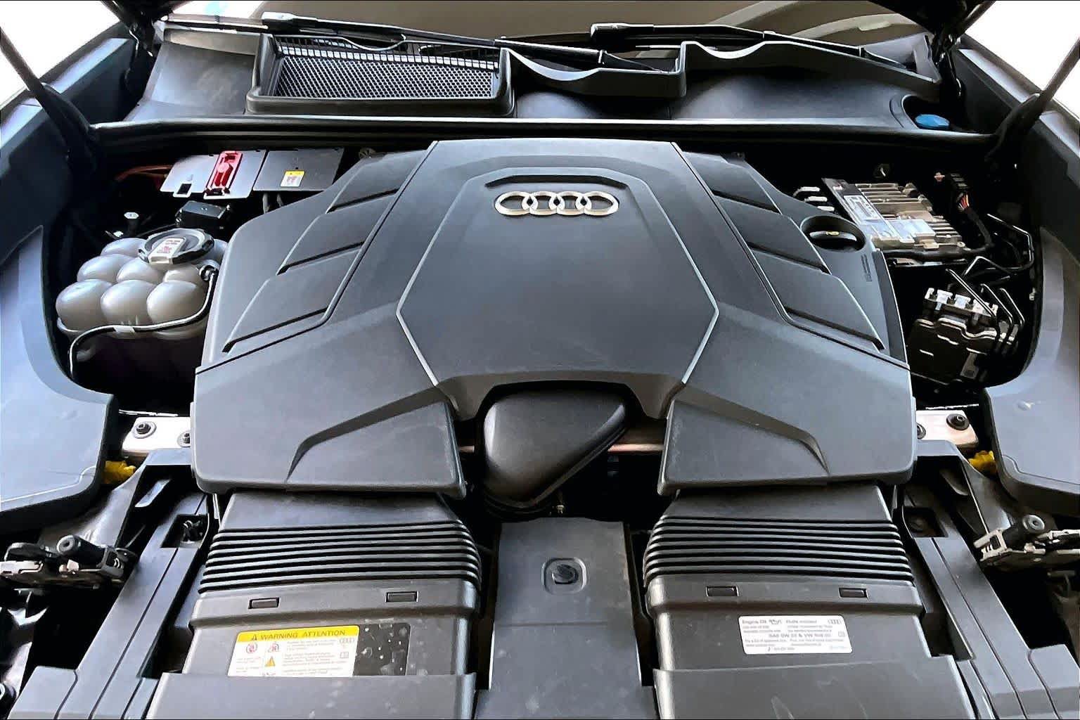 Used 2024 Audi Q8 Premium Plus w/ Premium Plus Package AWD/4WD image 32