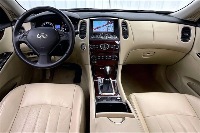 Used 2016 INFINITI QX50 AWD w/ Premium Plus Package image 16