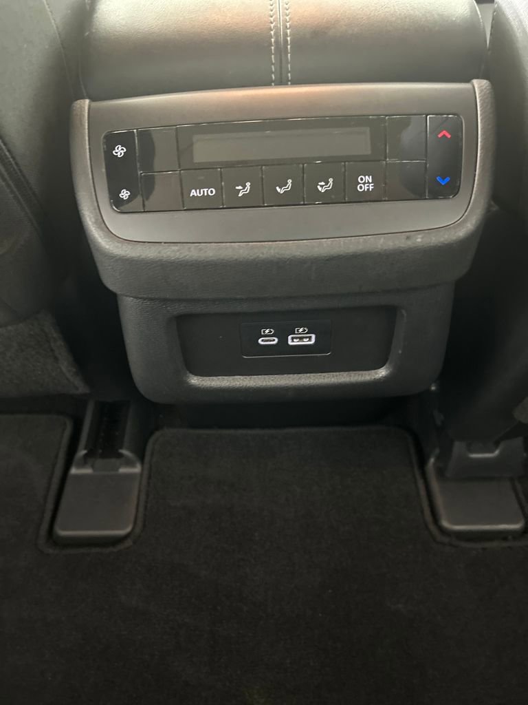 Used 2025 Nissan Pathfinder SV AWD/4WD image 38