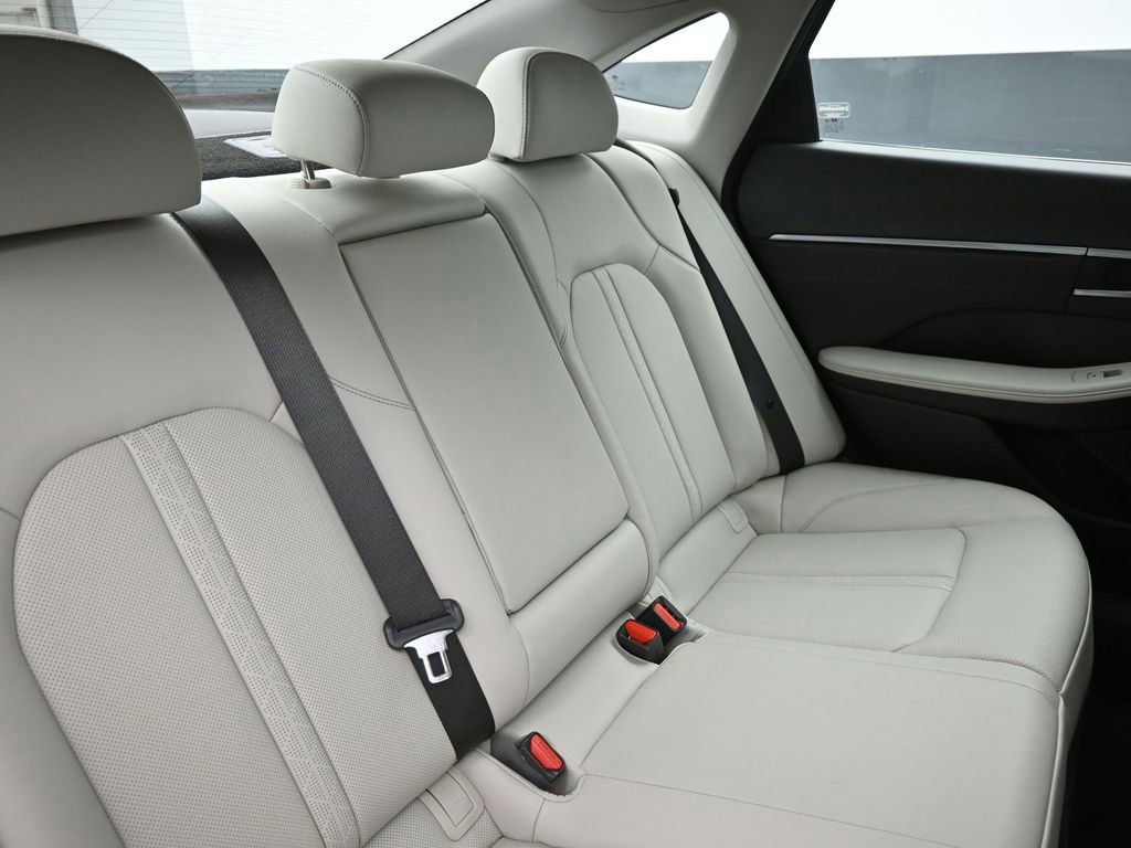 Used 2022 Hyundai Sonata Limited FWD image 9