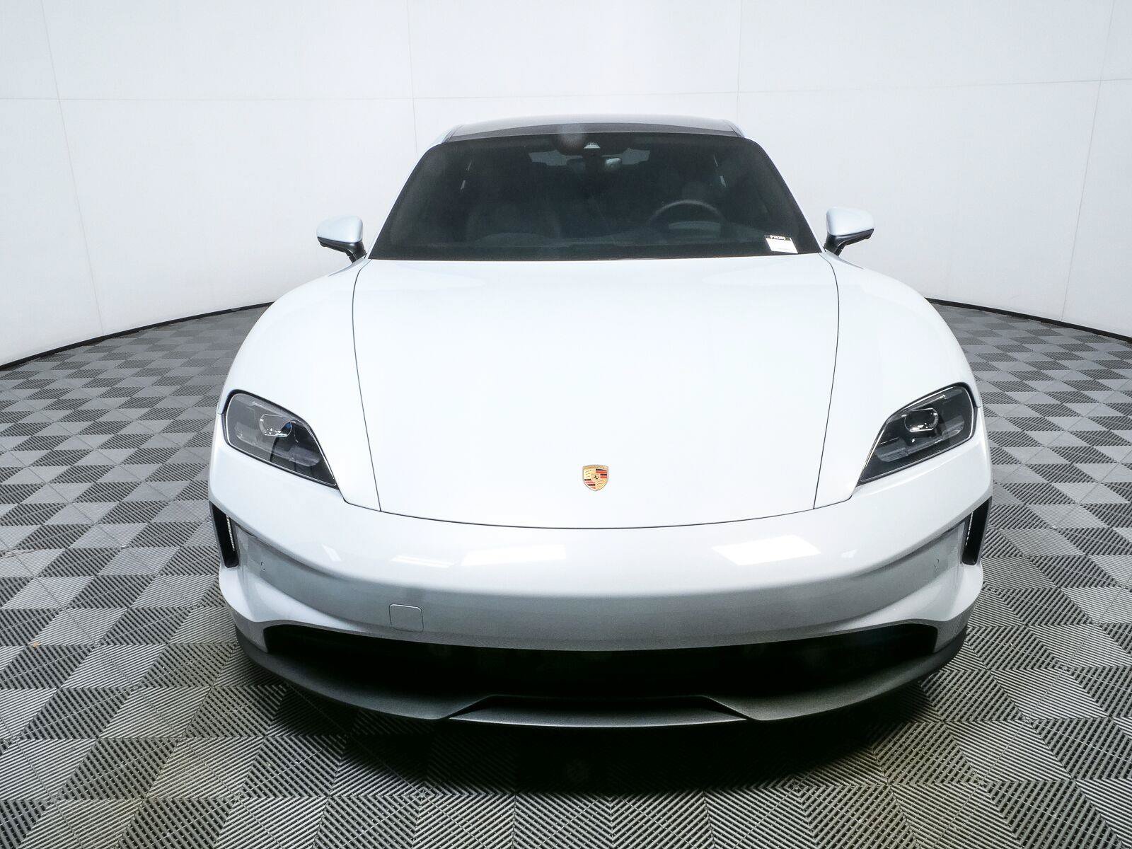 Certified 2025 Porsche Taycan AWD/4WD image 36