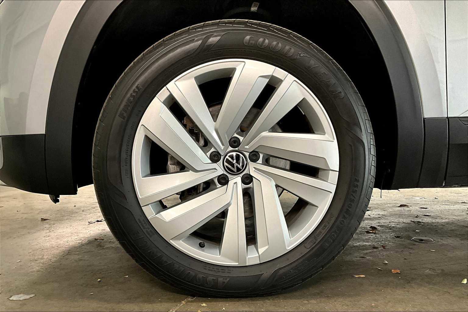 Used 2022 Volkswagen Atlas Cross Sport SE image 12