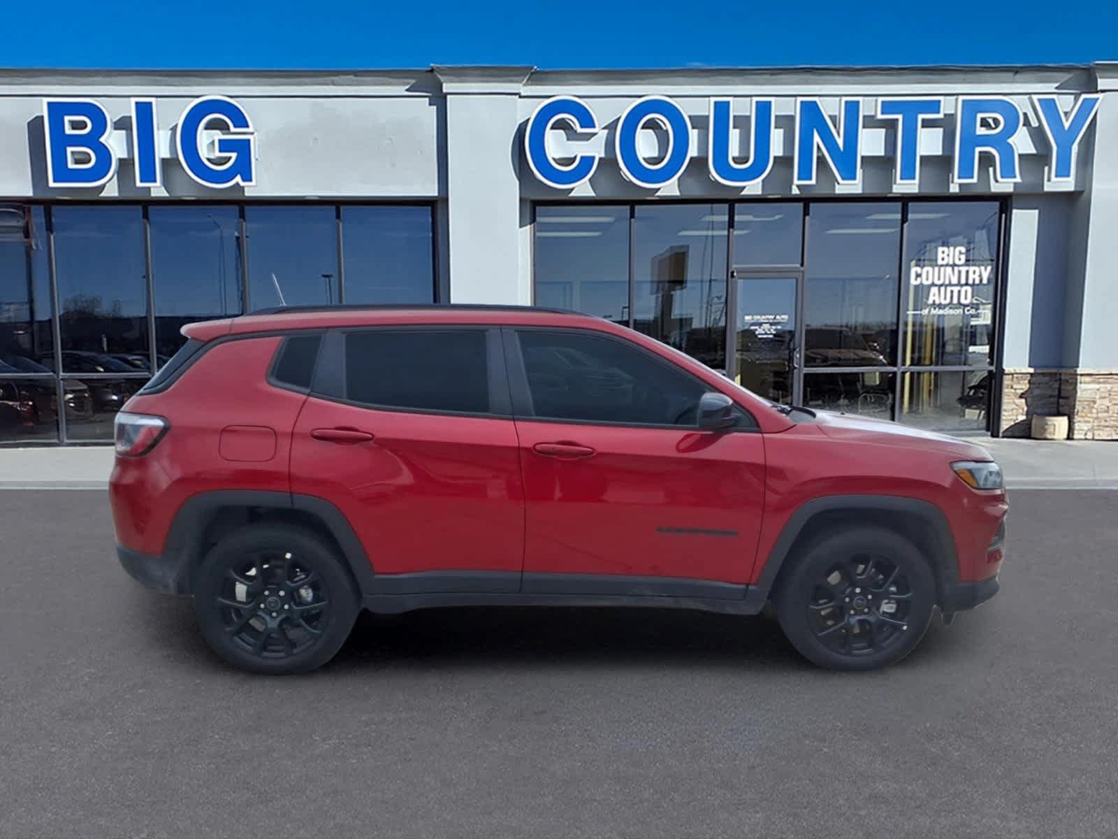 Used 2026 Jeep Compass Latitude AWD/4WD image 4