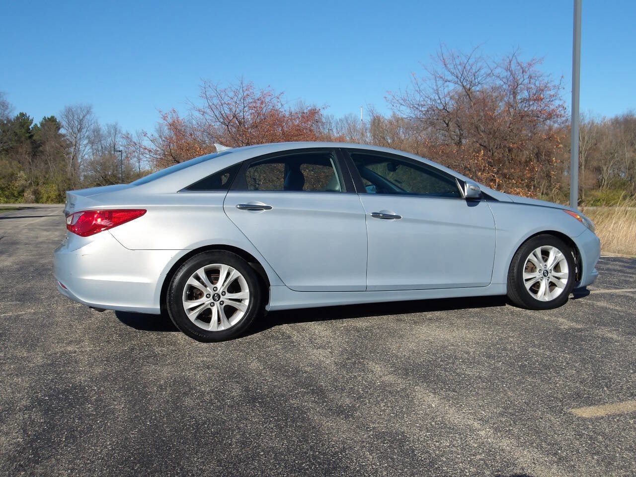 Used 2011 Hyundai Sonata Limited w/ Navigation Pkg 5 image 11