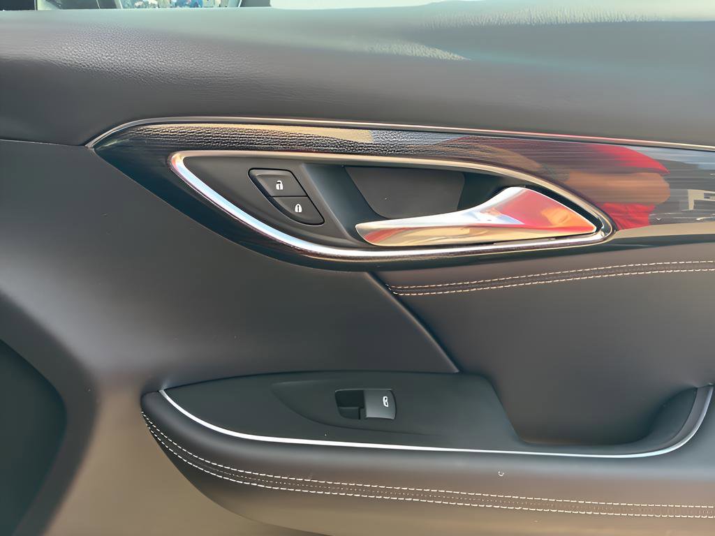 Used 2023 Buick Envision Essence w/ Technology Package I image 14